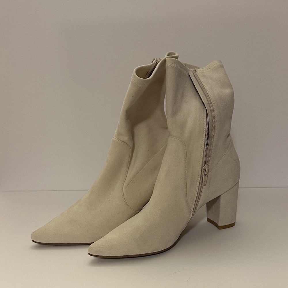 NIDER‎ Silent D Cream Heeled Boots